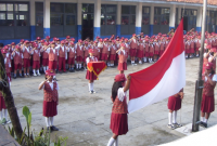 Mendikbud Wajibkan Siswa Nyanyikan Indonesia Raya 3 Stanza