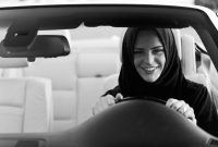 Raja Salman Bolehkan Wanita Saudi Mengemudi