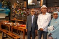Sudah Punya 3 Cabang, Restoran Sekar Seafood Bandung Milik Santri Ini Diresmikan Kyai Gontor