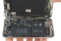 Dibongkar, iPhone X Ketahuan Punya 2 Baterai