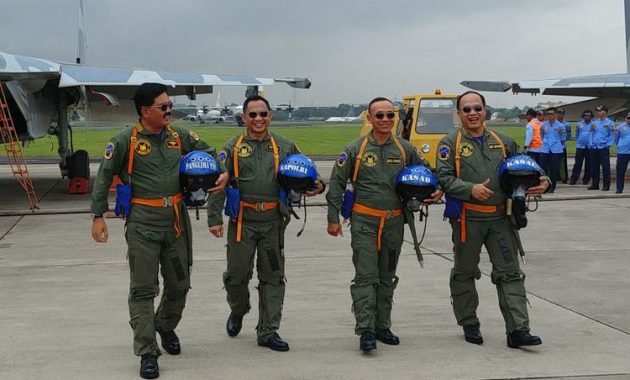 Usil Nya Panglima TNI saat Naik Sukhoi Bersama Kapolri, KSAD dan KSAL