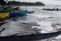 Ratusan Nelayan Cianjur tak Melaut Akibat Cuaca Ekstrem