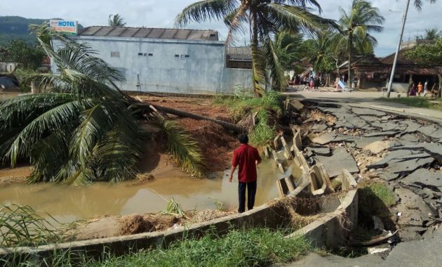 Bencana Alam Pacitan Rusak 615 Rumah Warga dan Ribuan Meter Jalan