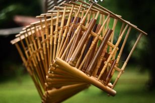 gambar alat musik tradisional angklung
