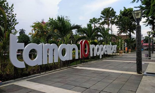 Taman 10 Nopember Surabaya Dipercantik Pohon Jacaranda