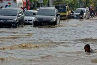 Kota Jayapura Dilanda Banjir Dan Tanah Longsor