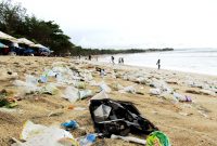 “Surganya” Pariwisata Bali Terancam Sampah Plastik