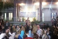 Lesehan, Anies Dengarkan Keluhan Penghuni Apartemen Lavanda Residence