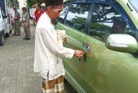 Pengemis di Bogor Punya Mobil dan Sopir Pribadi, Raup Jutaan Setiap Hari