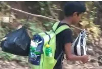Demi Ujian Sekolah, Bocah Di Bali Berjalan 3 Jam Hanya Berbekal Jagung