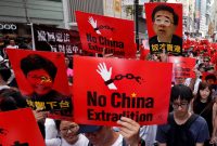 Polisi Mulai Pakai Peluru Tajam ke Demonstran Hongkong