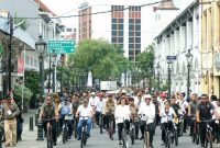 Sambil Bersepeda, Presiden Tinjau Revitalisasi Kota Lama Semarang