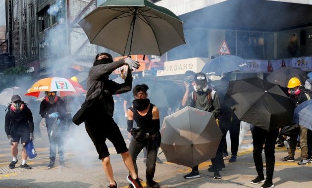 Demonstran Hong Kong Dukung Uighur, Bentrokan Kembali Pecah