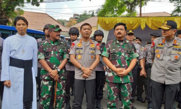 Panglima TNI dan Kapolri Tinjau Gereja Katedral Semarang