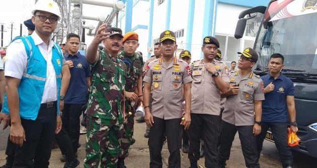 Kapolri-Panglima TNI Tinjau Sejumlah Lokasi Terdampak Banjir