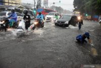 Awal Tahun 2020 Jakarta Diterpa Banjir di Sejumlah Wilayah