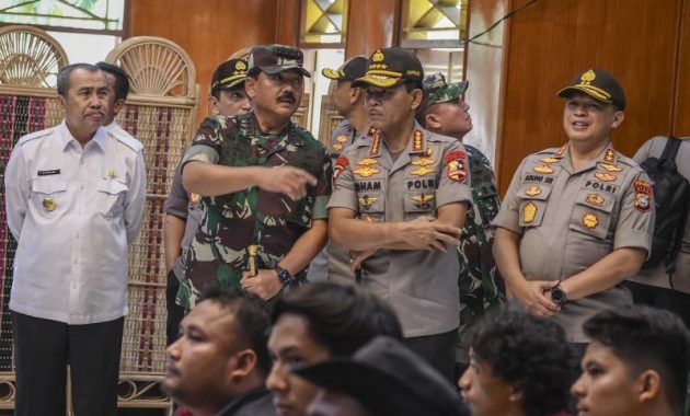 Panglima TNI-Kapolri Kunjungi Natuna Beri Dukungan Untuk Prajurit