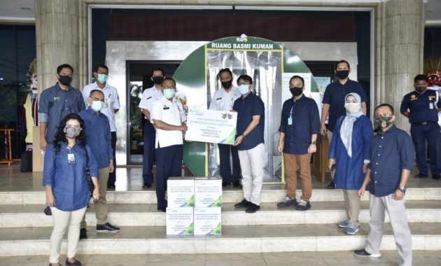 BPJAMSOSTEK Bagikan 8.000 Masker ke Warga Jakarta Utara