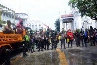 Polri-TNI Lakukan Penyemprotan Disinfektan Skala Besar Serentak di Semarang