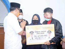 Walikota Sukabumi Kembali Serahkan Bantuan Undunan Online untuk Warga yang Membutuhkan