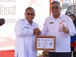 Bupati Sukabumi Raih Penghargaan Penggerak Donor Darah Sukarela dalam HUT PMI ke 78