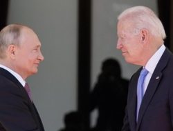 Bicara Ancaman Nuklir Rusia, Biden Sebut Putin ‘Keparat Gila’