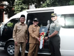 Walikota Depok Serahkan Dua Kendaraan Hibah untuk TNI